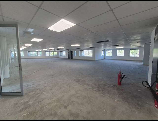 877M² OFFICE TO LET IN WOODMEAD
